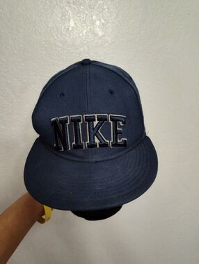 Nike Men's Dark Navy Embroidered Flat-Brim Cap